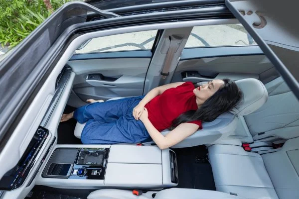 Ghế hạng thương gia Queen Seat - đầu tiên và duy nhất trong phân khúc SUV cao cấp
